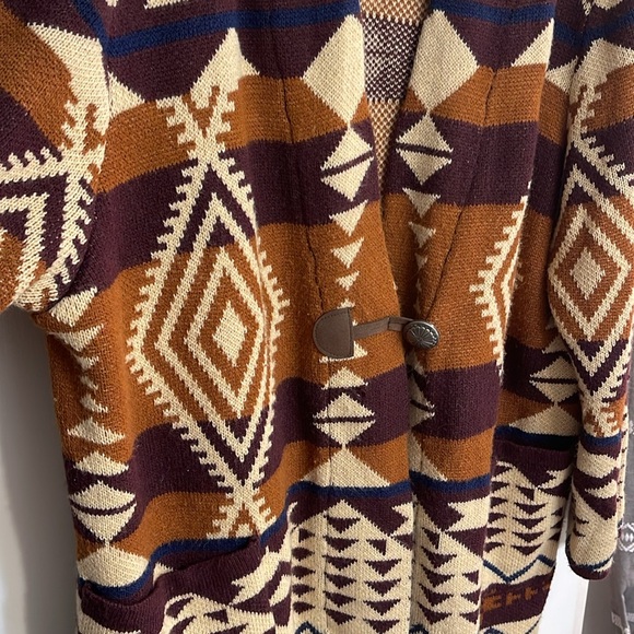 Sweater - Picture 4 of 4